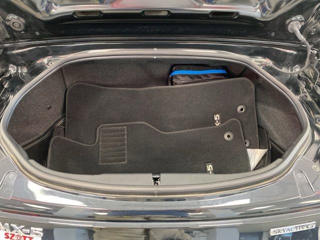 Used 2021 MAZDA MX-5 Miata RF Grand Touring RWD image 7