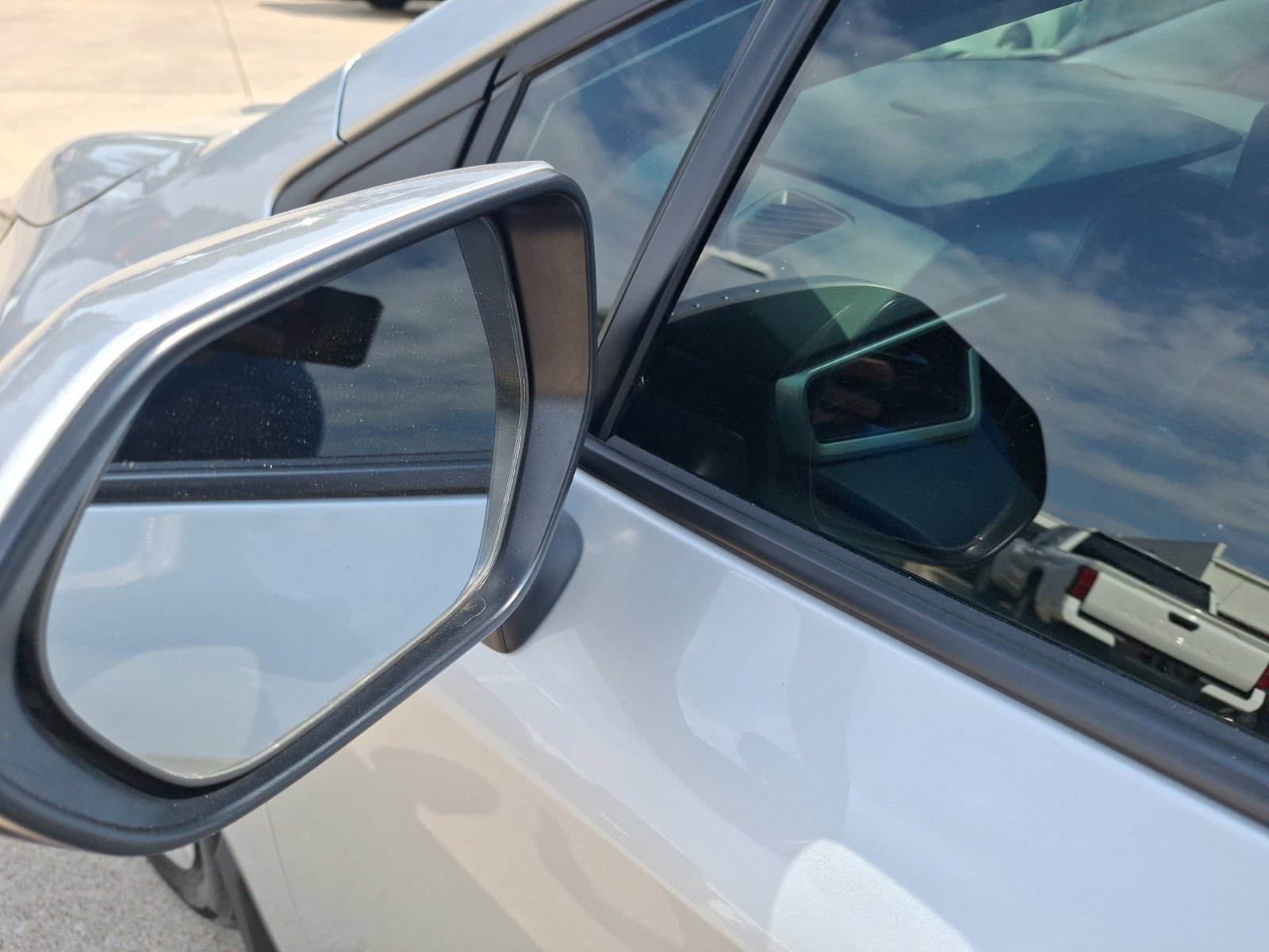 Used 2025 Toyota Corolla LE FWD image 14