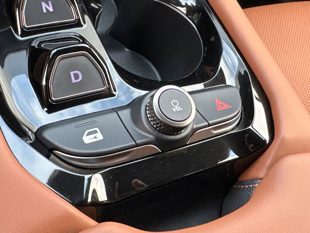 New 2025 VinFast VF 8 Plus AWD/4WD image 31