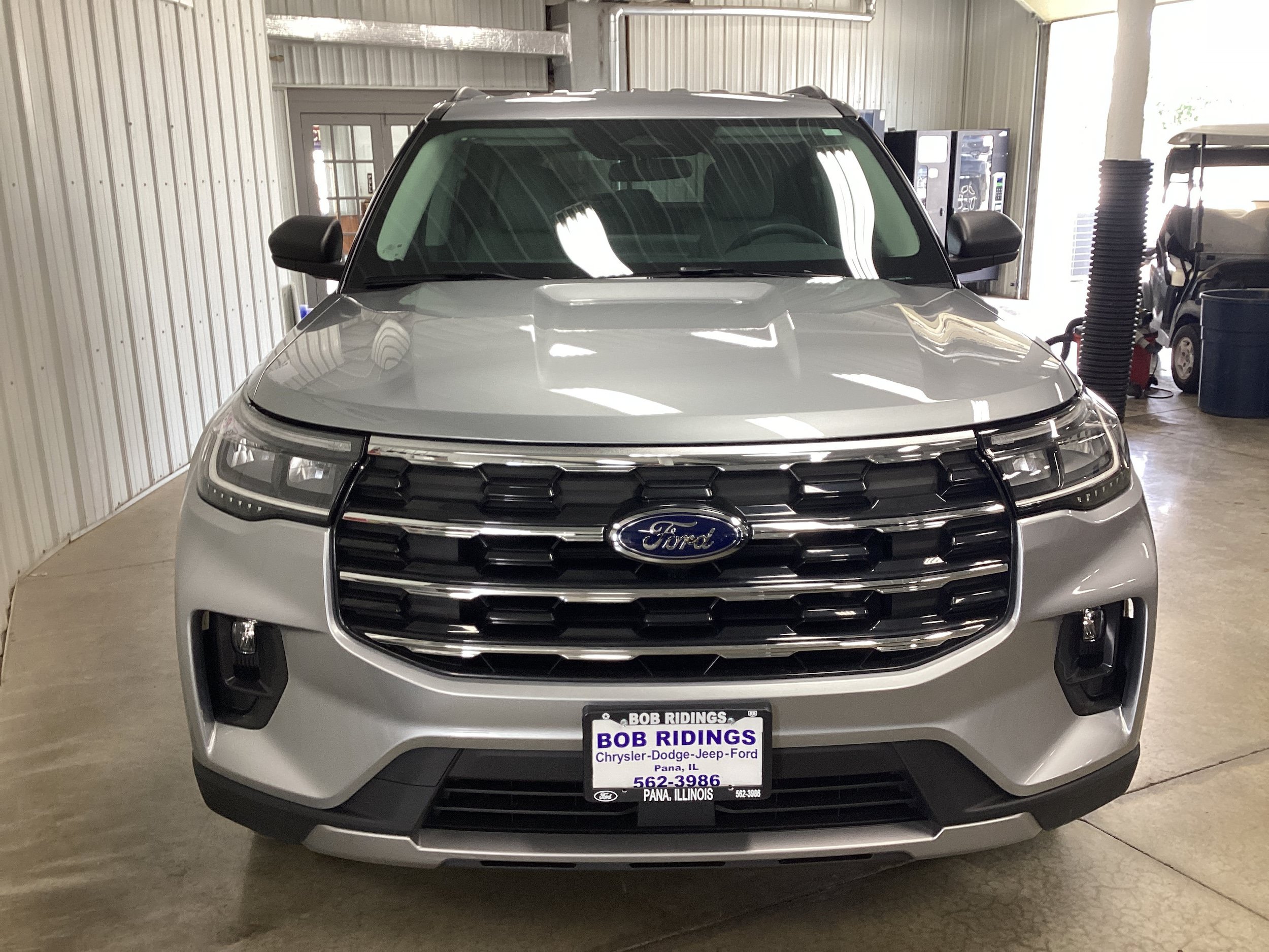 Used 2025 Ford Explorer Active w/ Active Comfort Package AWD/4WD image 9