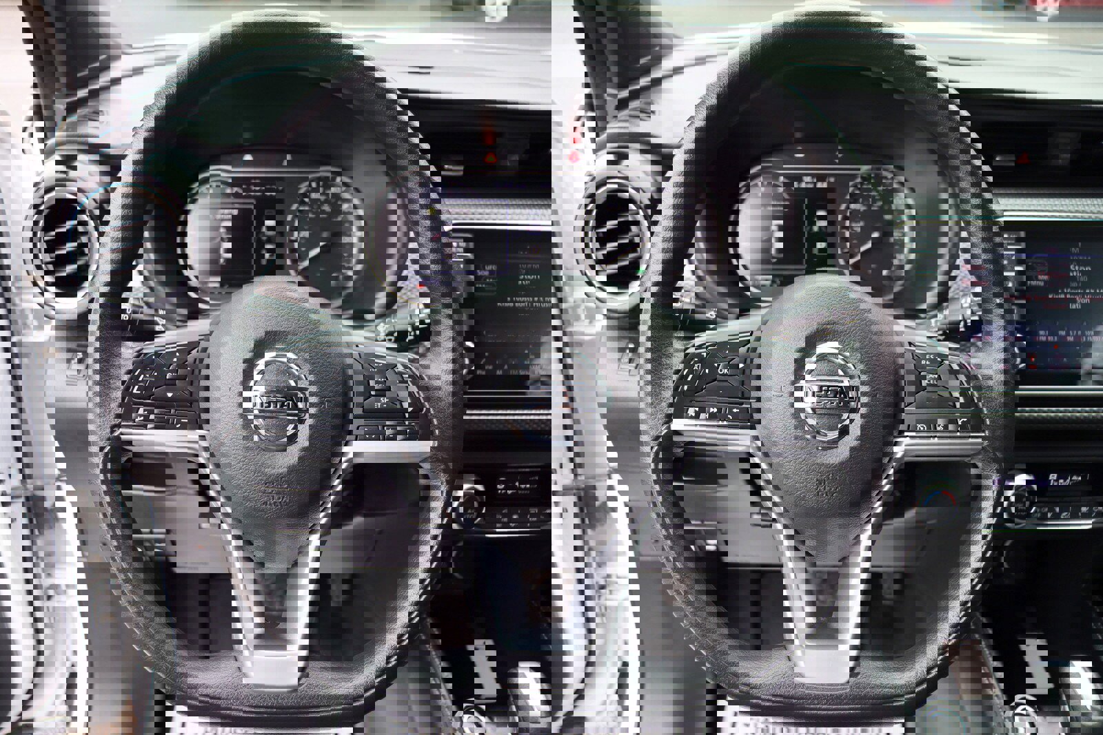 Used 2018 Nissan Kicks SV image 24