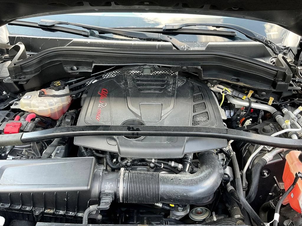 Used 2022 Alfa Romeo Stelvio Veloce AWD/4WD image 29