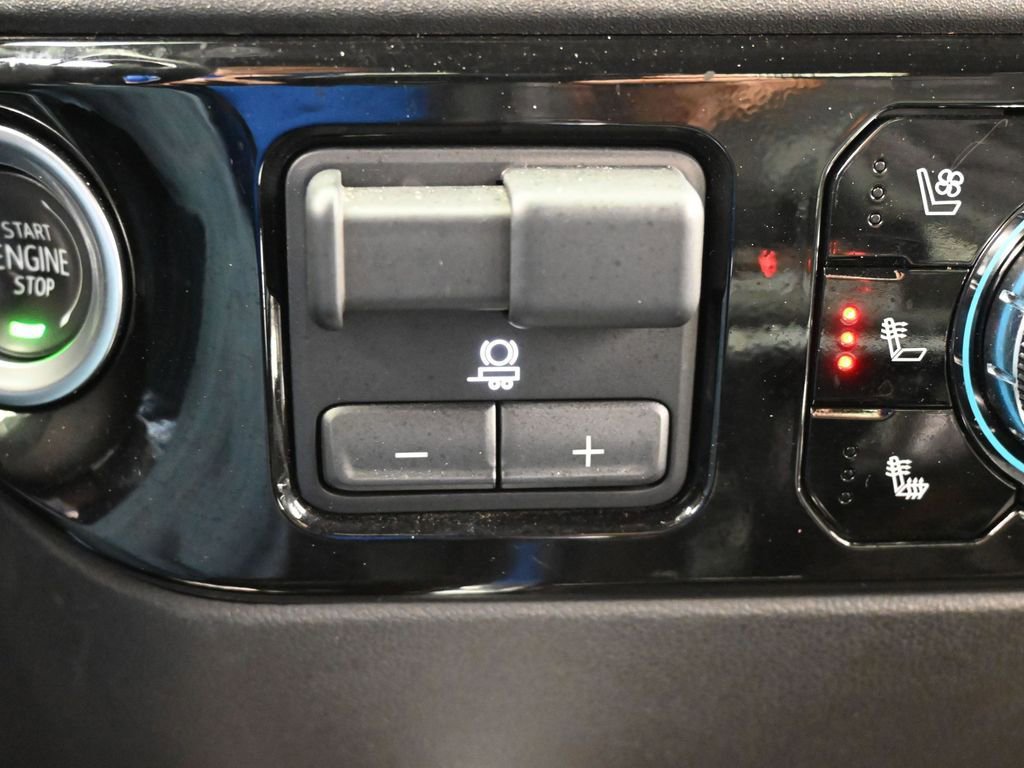 Used 2023 GMC Sierra 1500 SLT w/ SLT Premium Plus Package RWD image 34