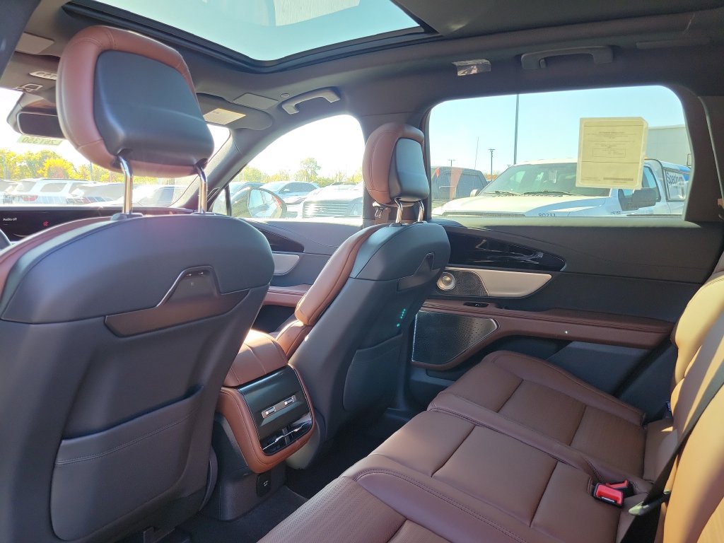 New 2026 Lincoln Nautilus Reserve AWD/4WD image 17