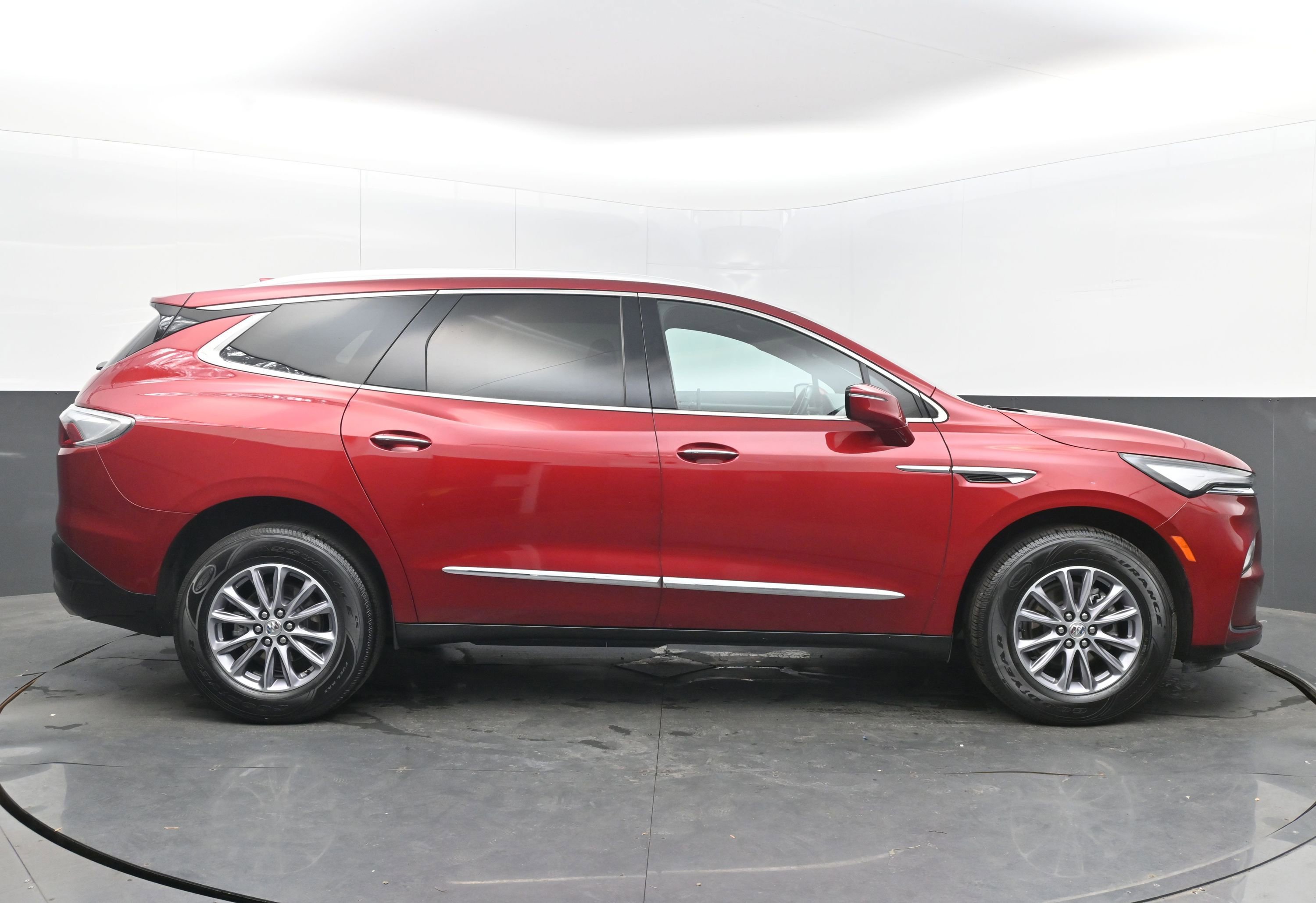 Used 2024 Buick Enclave Premium image 10