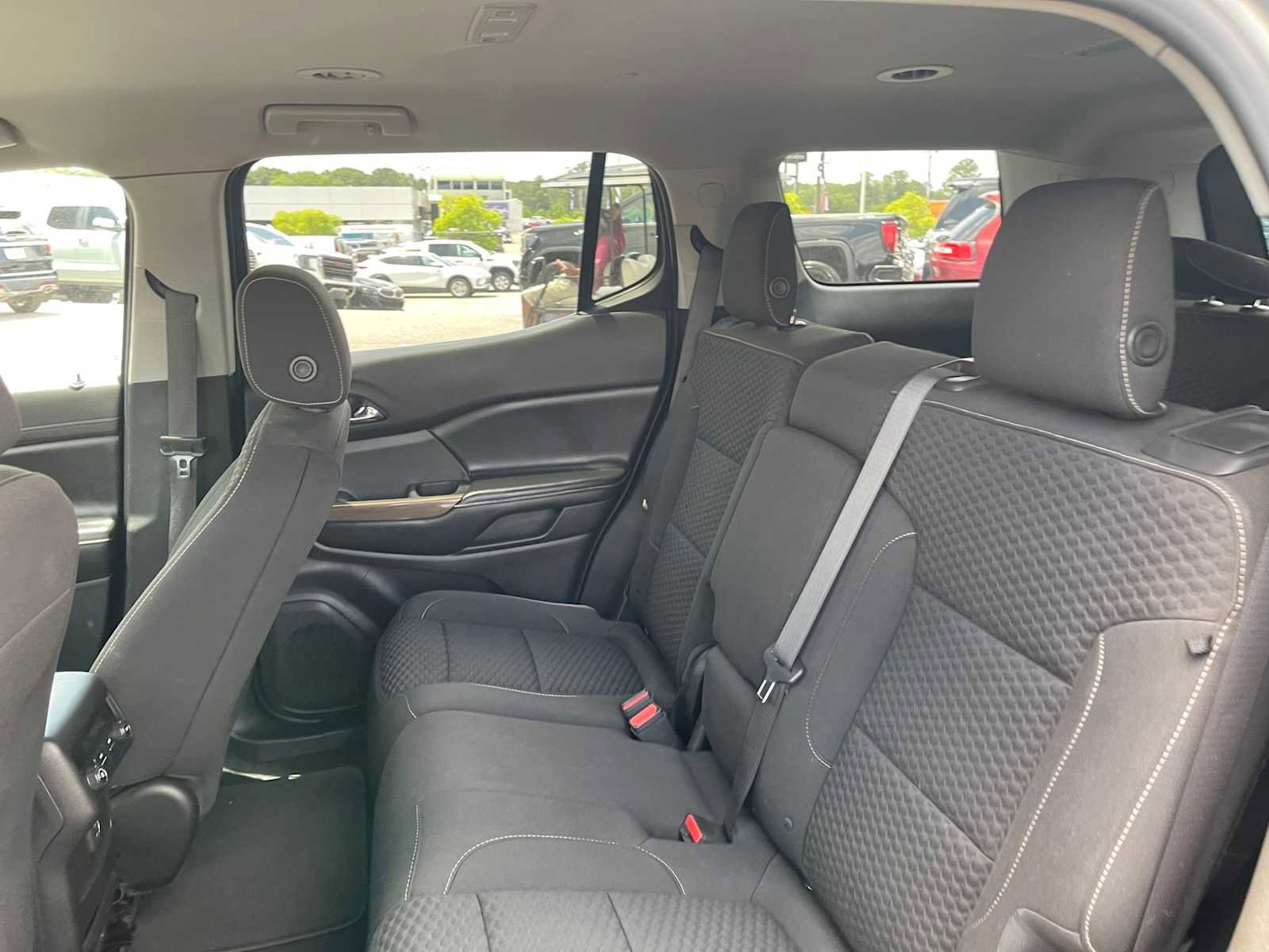 Used 2019 GMC Acadia SLE FWD image 21