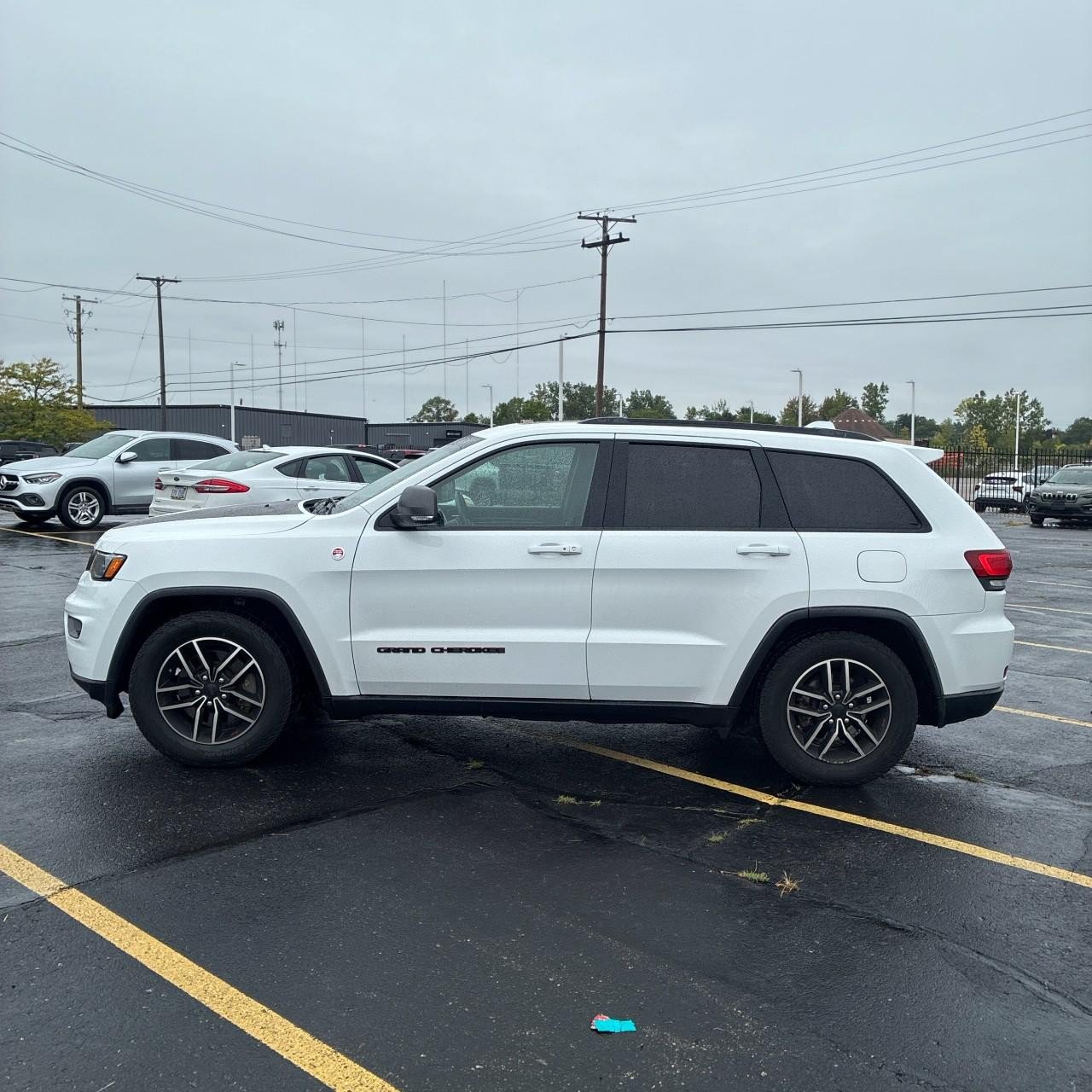 Used 2019 Jeep Grand Cherokee Trailhawk w/ Trailhawk Luxury Group AWD/4WD image 3