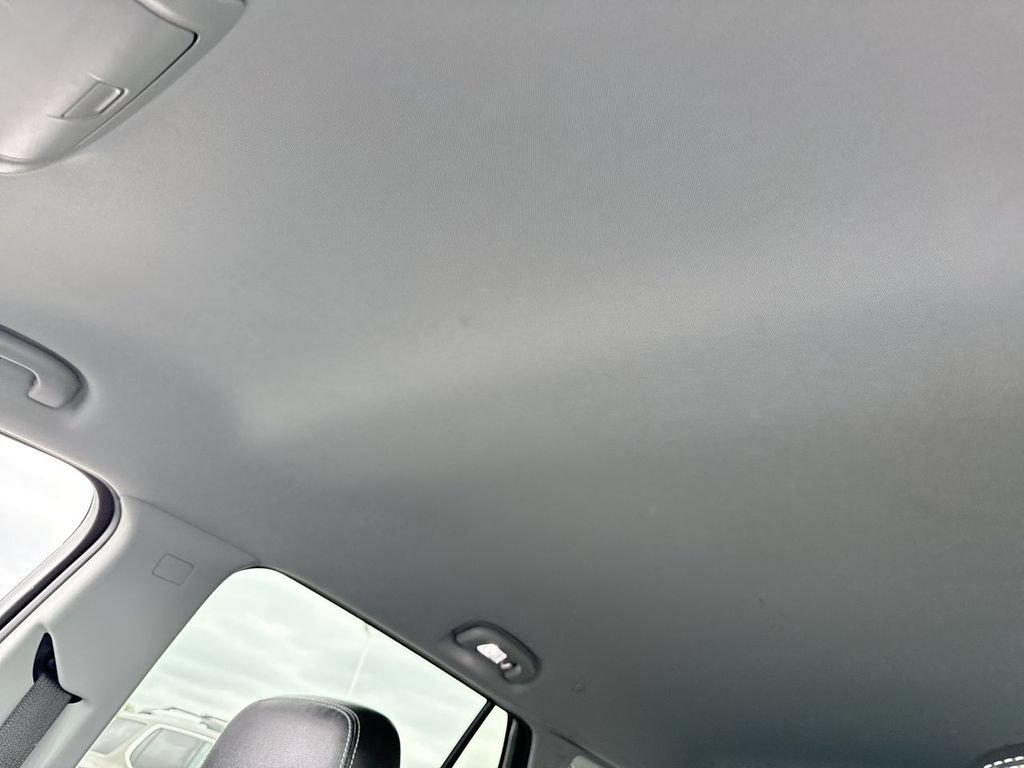 Used 2024 GMC Terrain SLT FWD image 22