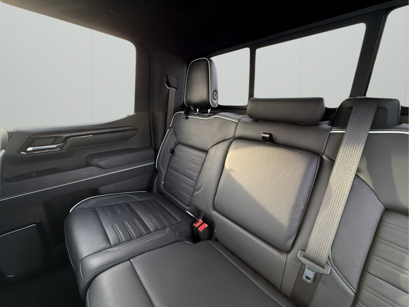 Used 2023 GMC Sierra 1500 AT4X w/ AT4X AEV Edition AWD/4WD image 11