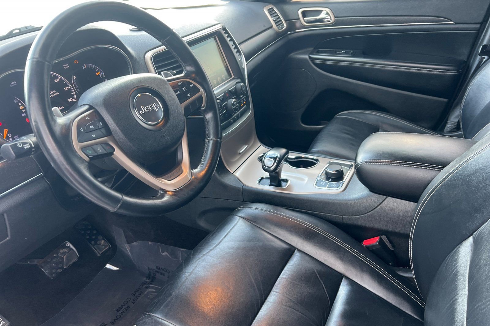 Used 2015 Jeep Grand Cherokee Limited w/ Trailer Tow Group IV image 11