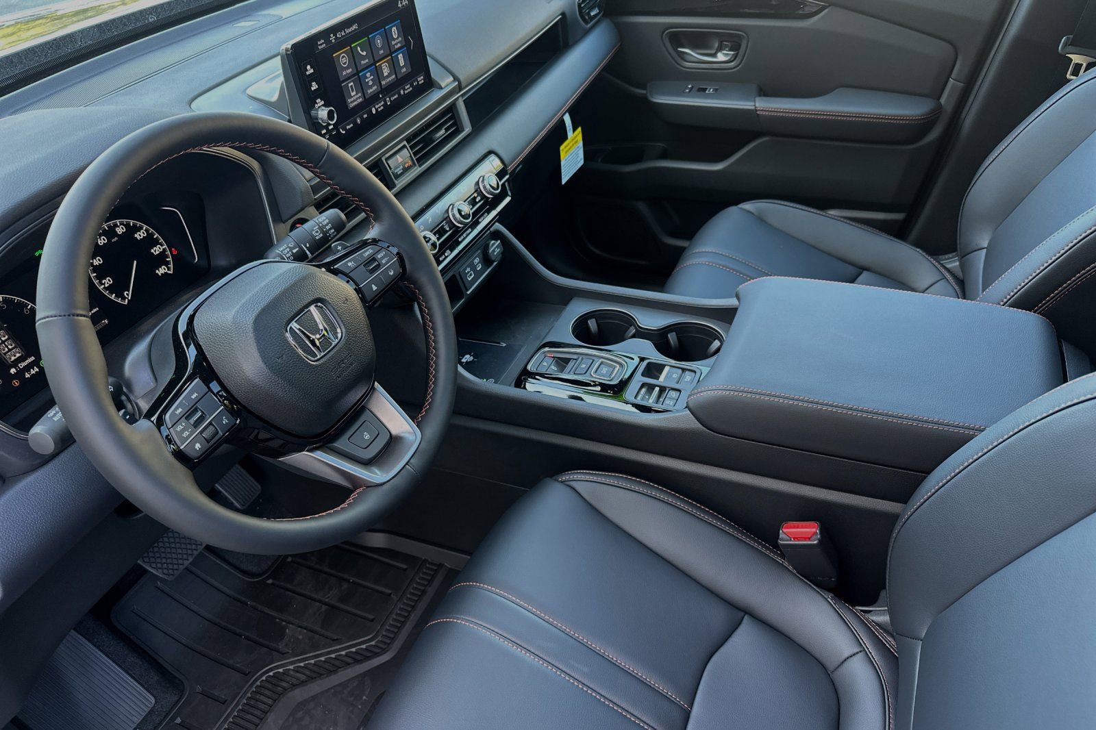 New 2025 Honda Pilot TrailSport image 9