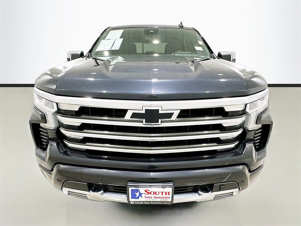 Used 2024 Chevrolet Silverado 1500 High Country w/ Technology Package image 2