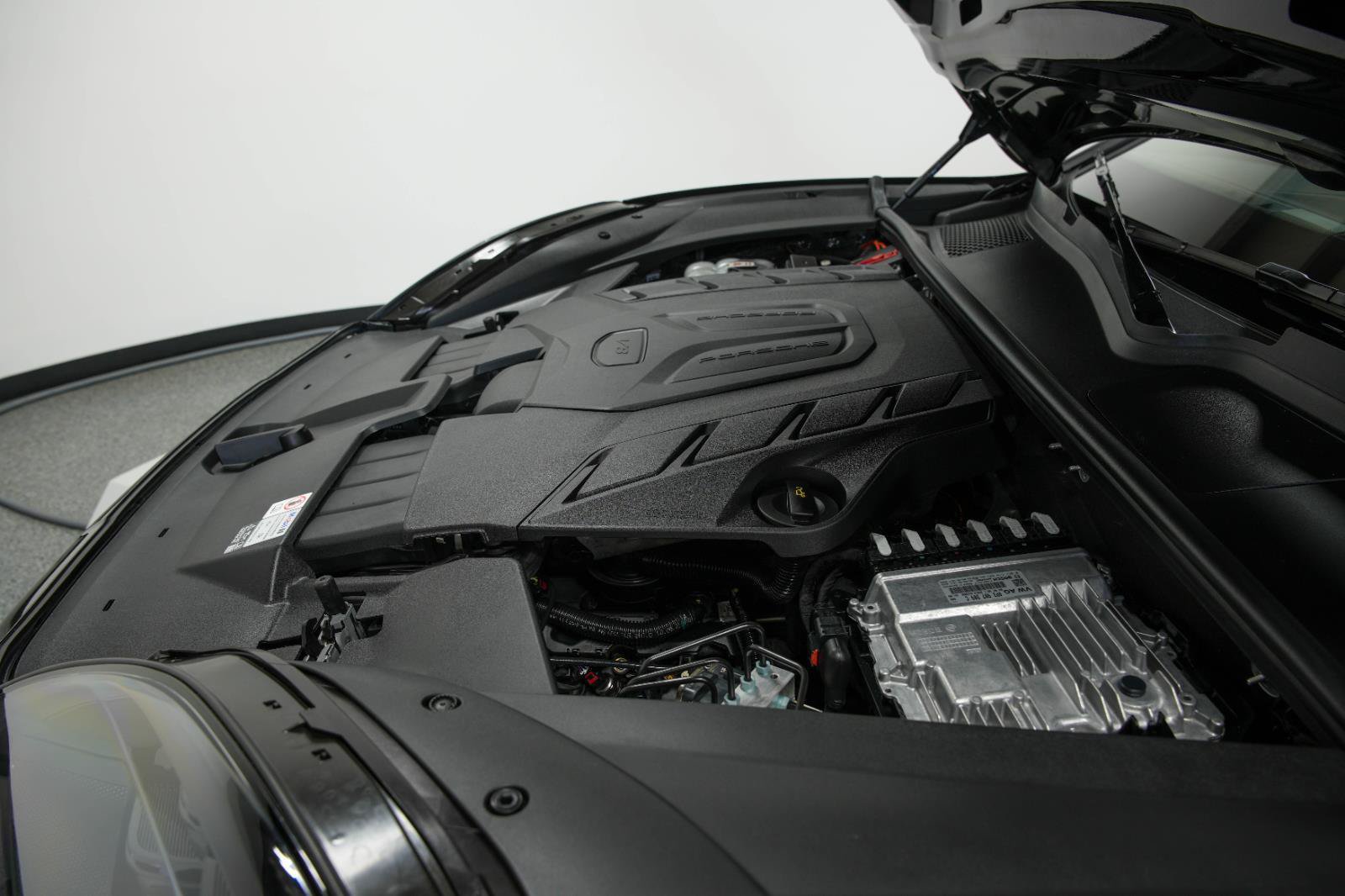 Used 2024 Porsche Cayenne Turbo GT AWD/4WD image 59