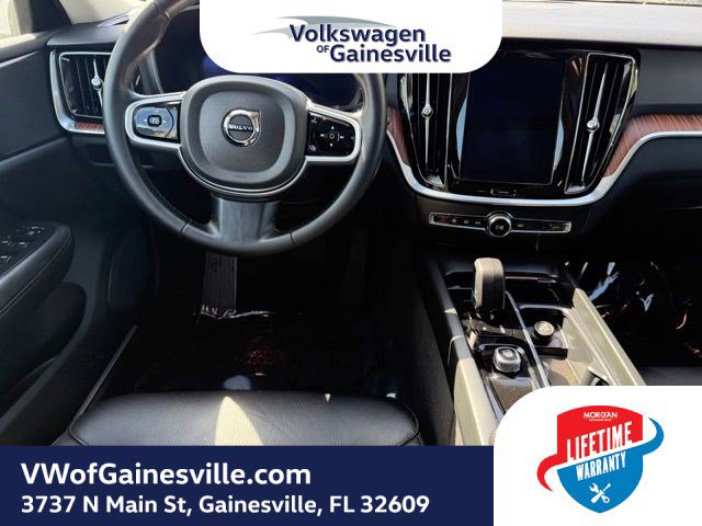 Used 2025 Volvo V60 B5 Cross Country Plus AWD/4WD image 14