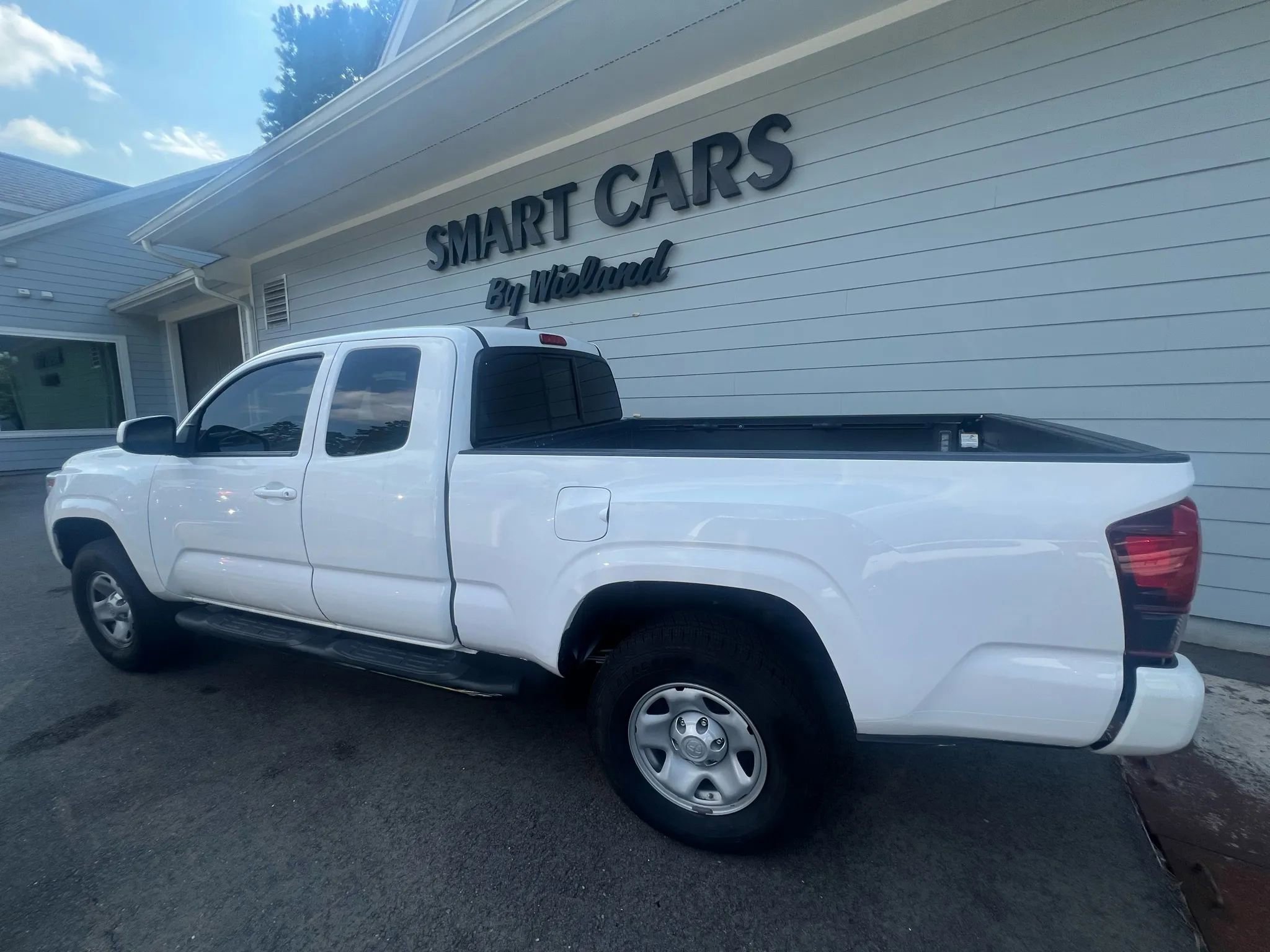 Used 2023 Toyota Tacoma SR w/ SR Convenience Package image 2