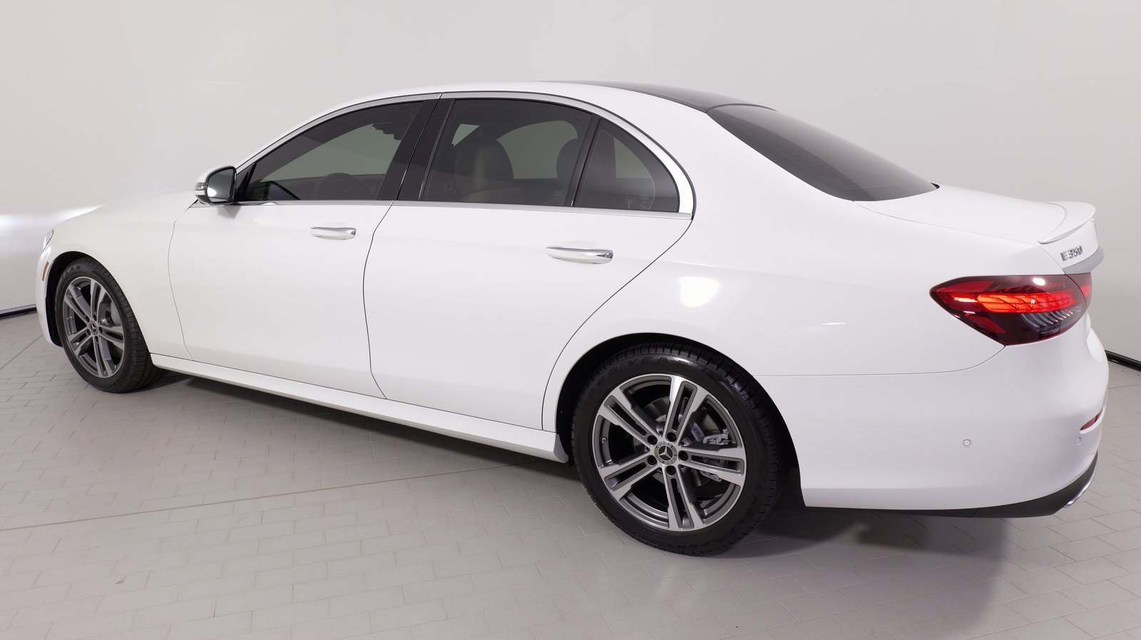 Used 2021 Mercedes-Benz E 350 Sedan image 35