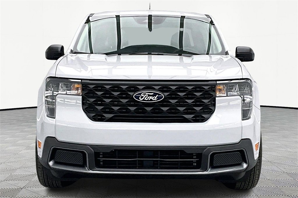 Used 2025 Ford Maverick XLT image 3