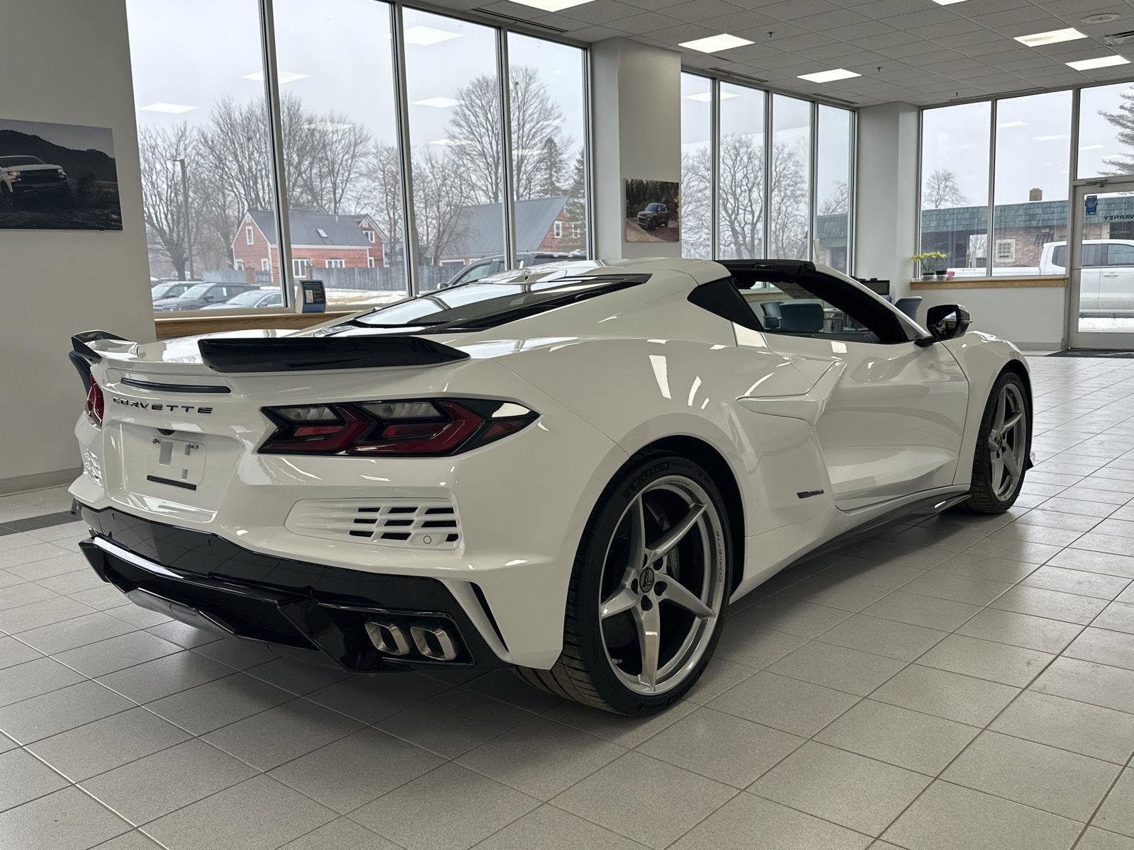 New 2025 Chevrolet Corvette E-Ray w/ ZER Performance Package AWD/4WD image 5