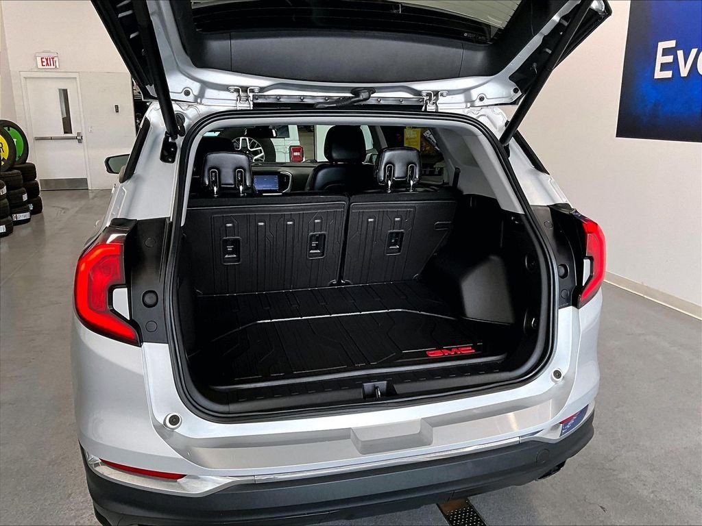 Used 2020 GMC Terrain SLT w/ Preferred Package AWD/4WD image 34