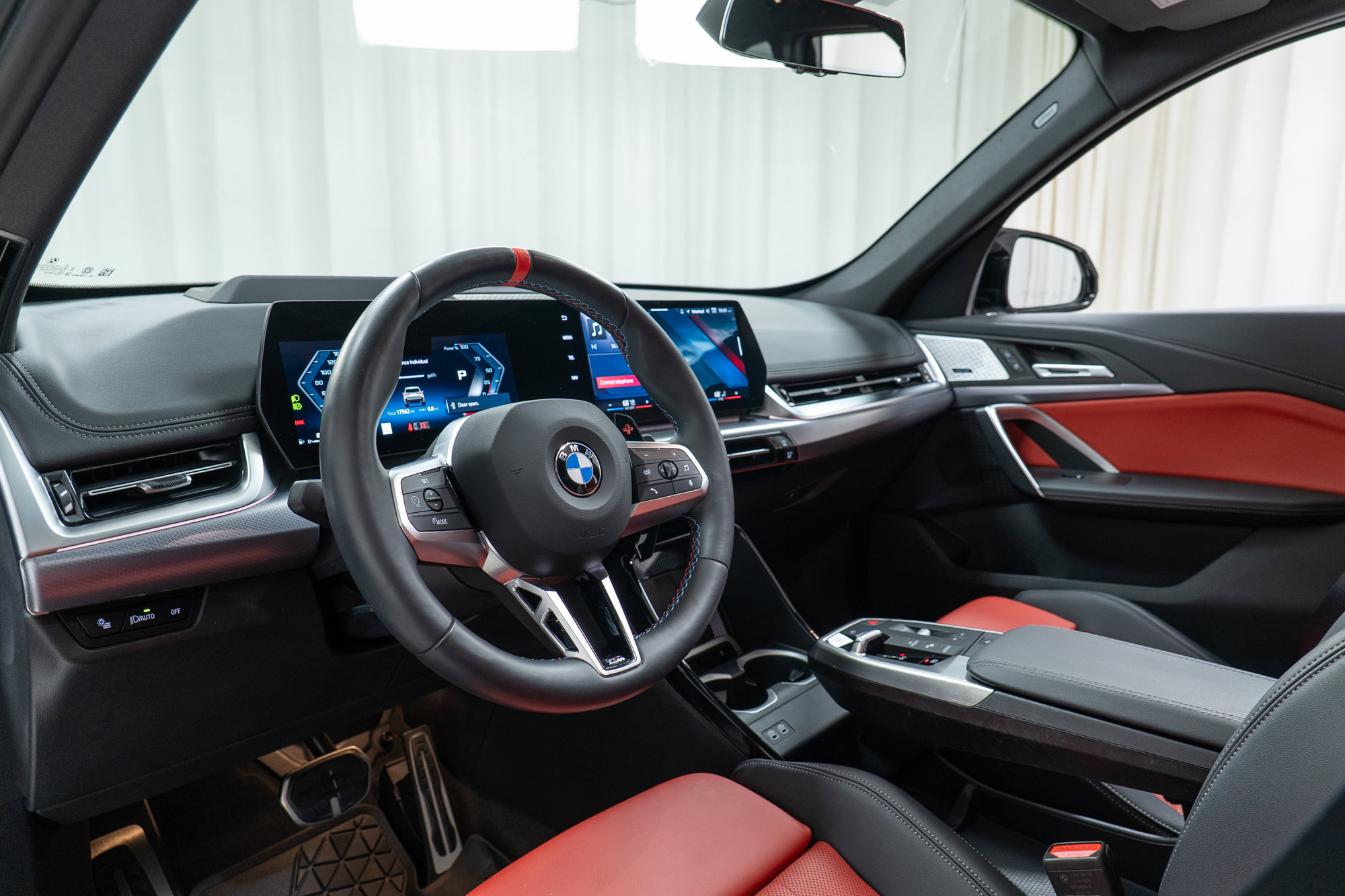 Certified 2025 BMW X1 M35i w/ Premium Package image 12