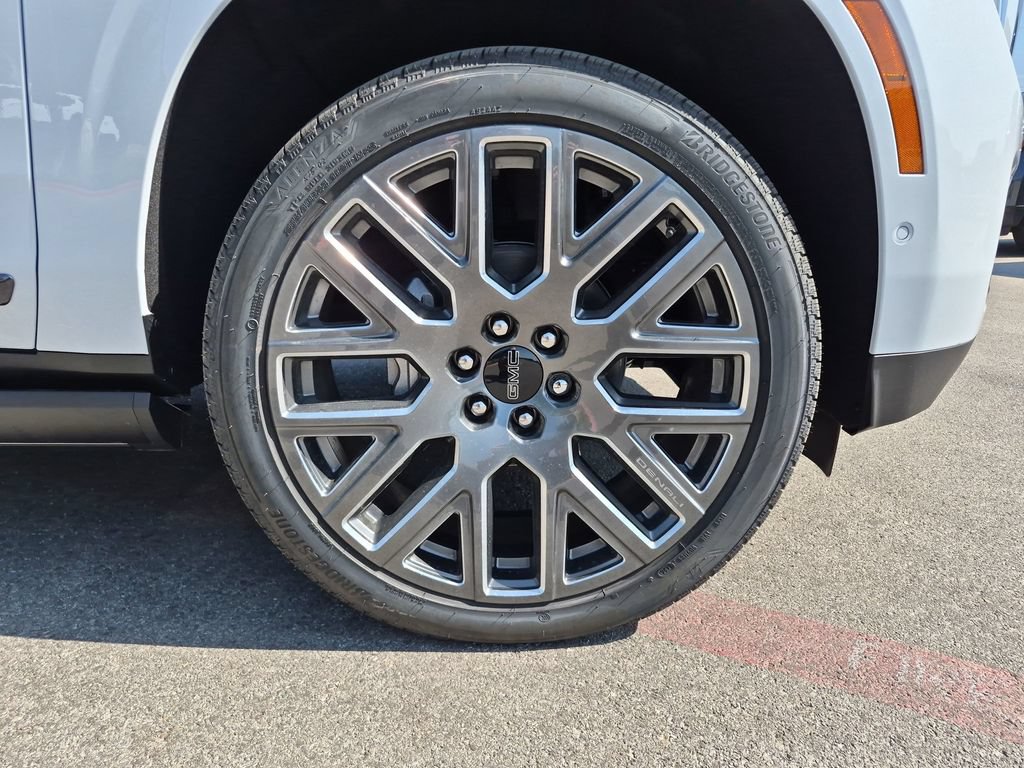 New 2026 GMC Yukon XL Denali Ultimate w/ LPO, Floor Liner Package AWD/4WD image 16