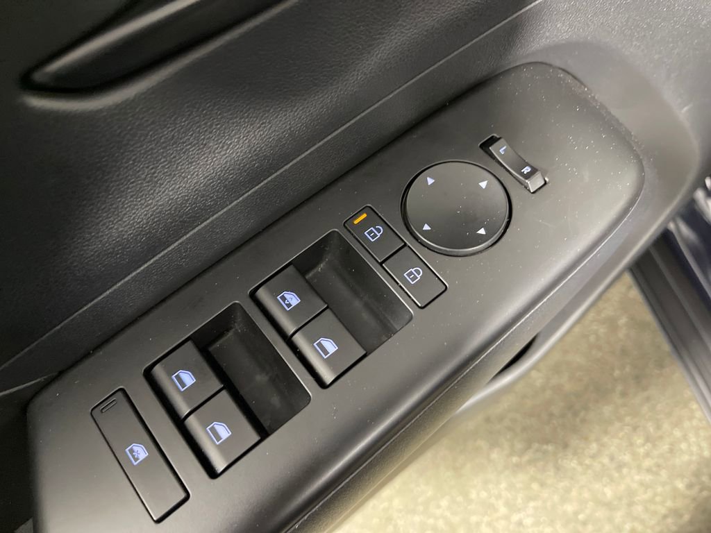 Certified 2025 Hyundai Kona SEL FWD image 18