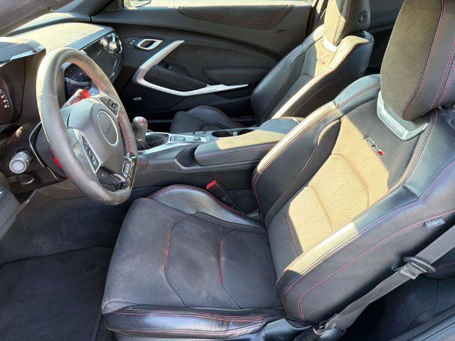 Used 2021 Chevrolet Camaro ZL1 RWD image 18