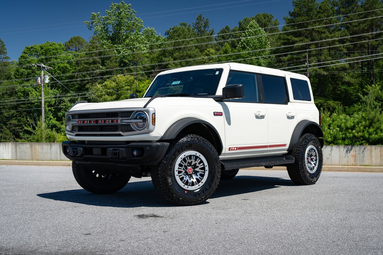 New 2026 Ford Bronco Outer Banks w/ Sasquatch Package AWD/4WD image 3