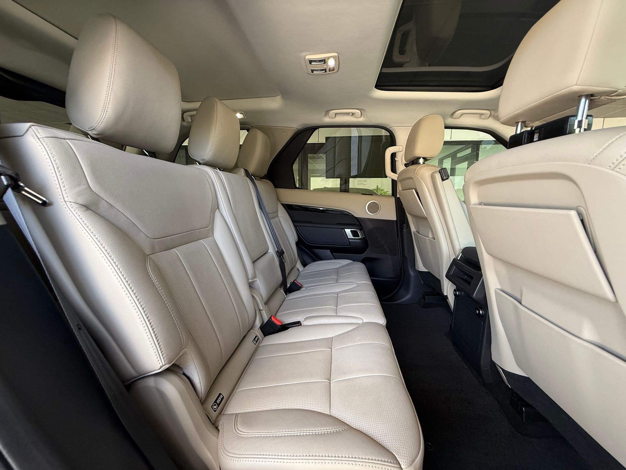 Used 2018 Land Rover Discovery SE AWD/4WD image 34