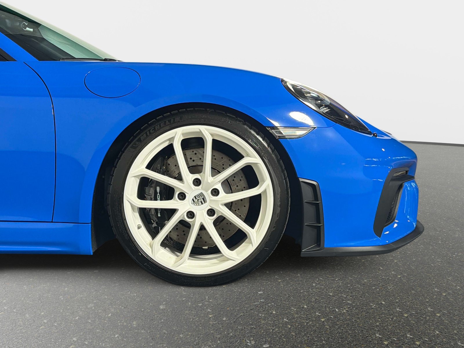 Used 2023 Porsche 718 Boxster Spyder RWD image 23