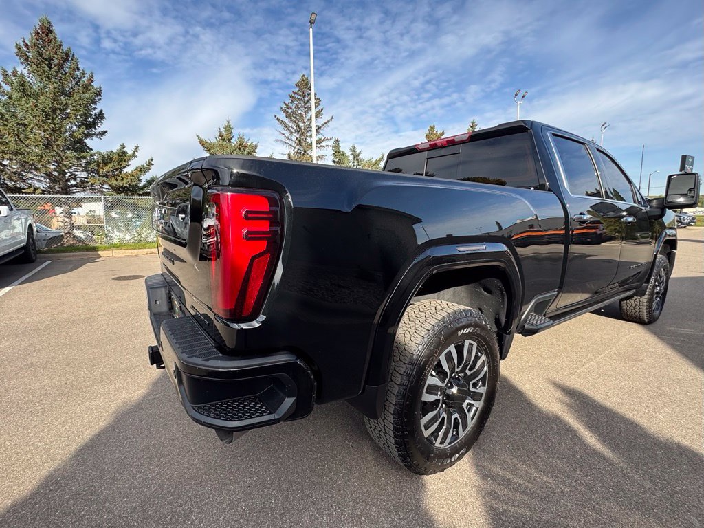 Used 2026 GMC Sierra 3500 Denali Ultimate w/ LPO, Black Badging Package AWD/4WD image 8