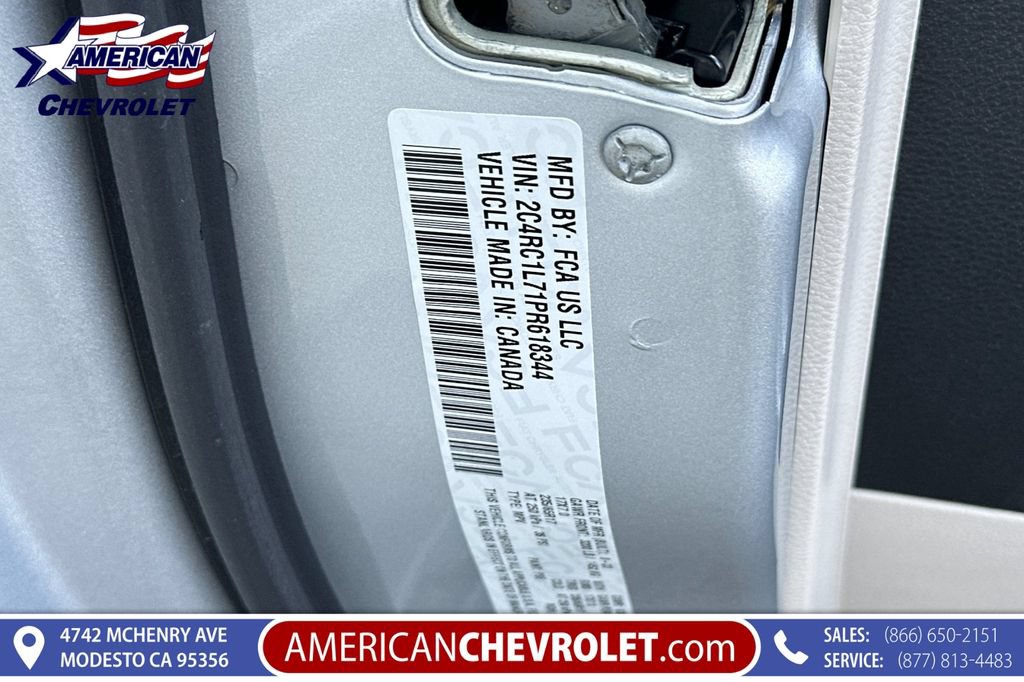 Used 2023 Chrysler Pacifica Touring-L FWD image 40