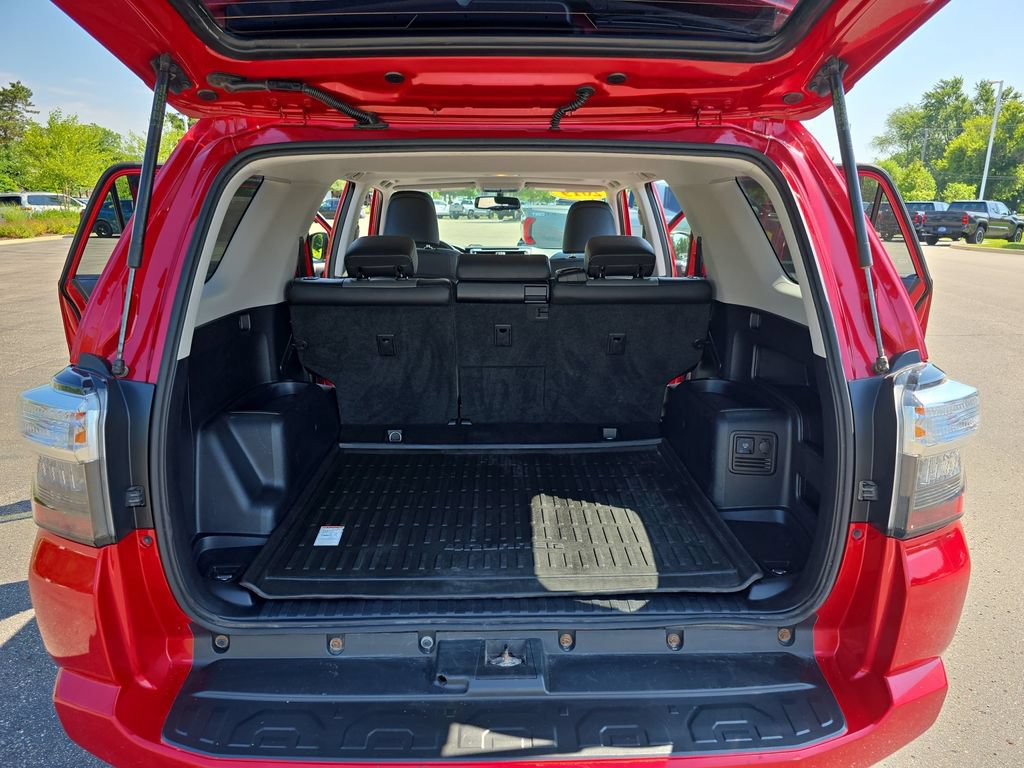 Certified 2019 Toyota 4Runner SR5 Premium AWD/4WD image 16