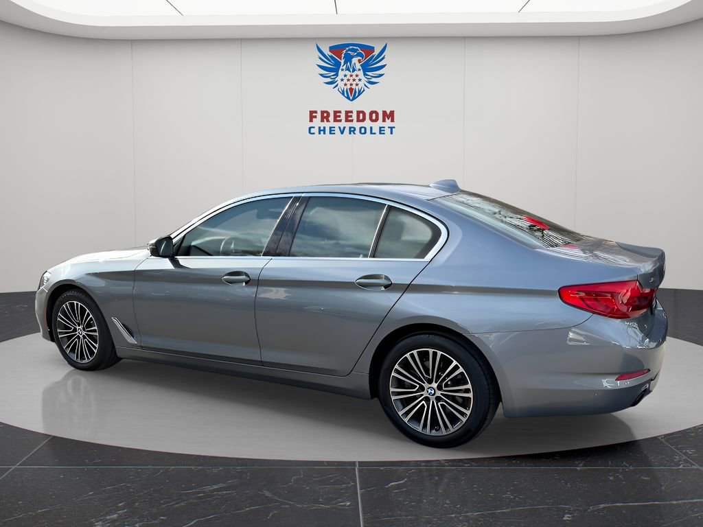 Used 2020 BMW 530i xDrive w/ Premium Package image 3