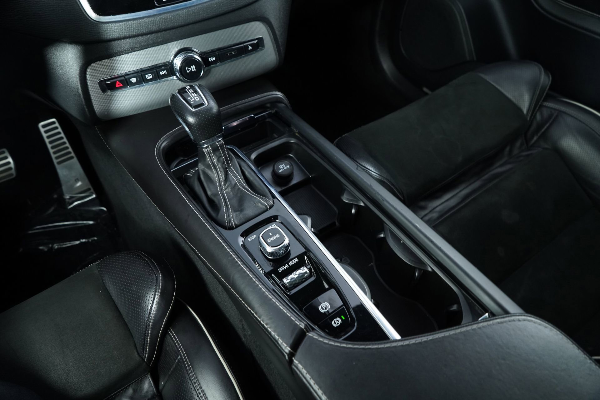 Used 2016 Volvo XC90 T6 R-Design w/ Protection Package Plus image 34