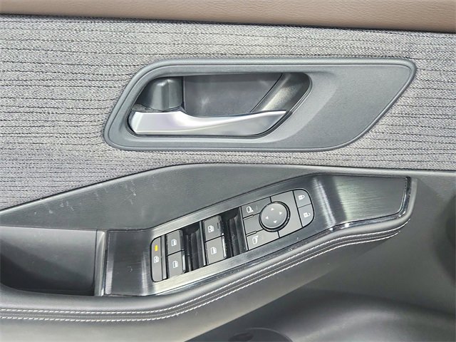 Used 2022 Nissan Rogue SV image 30