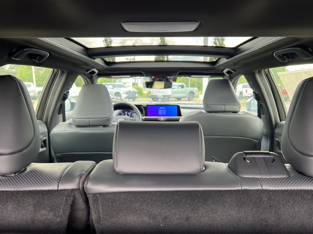 New 2025 Toyota Crown Signia image 17