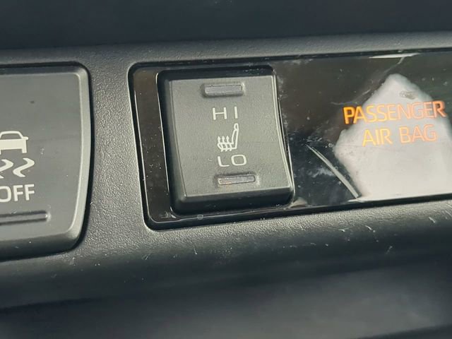 Certified 2022 Toyota RAV4 XLE Premium AWD/4WD image 23