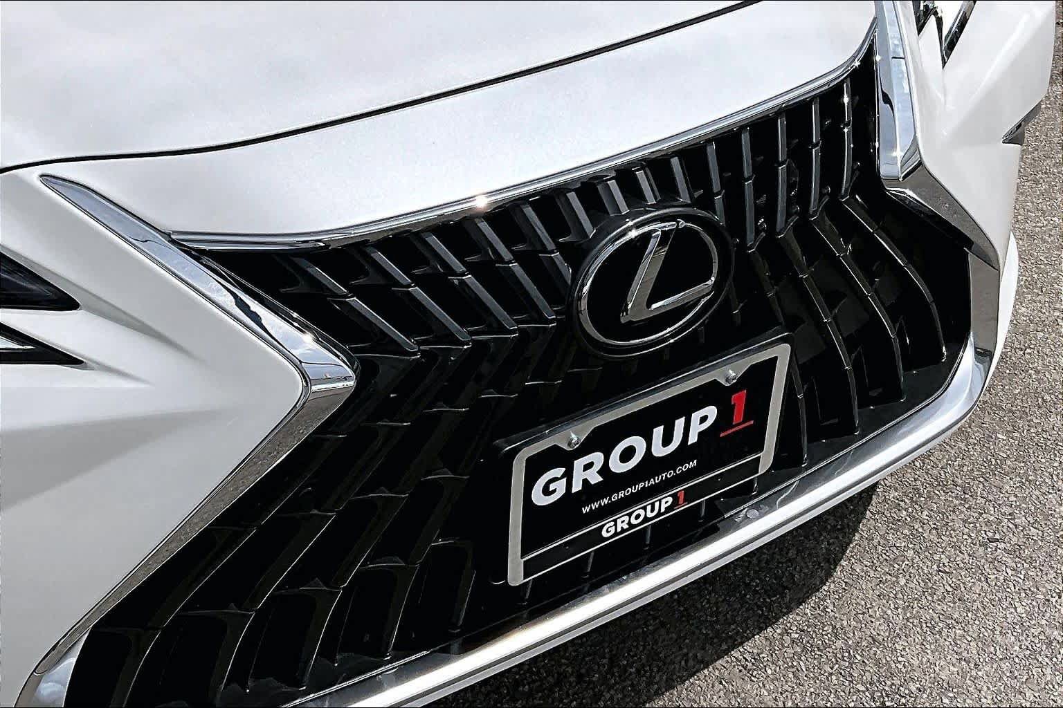 Used 2025 Lexus ES 350 w/ Premium Package FWD image 30