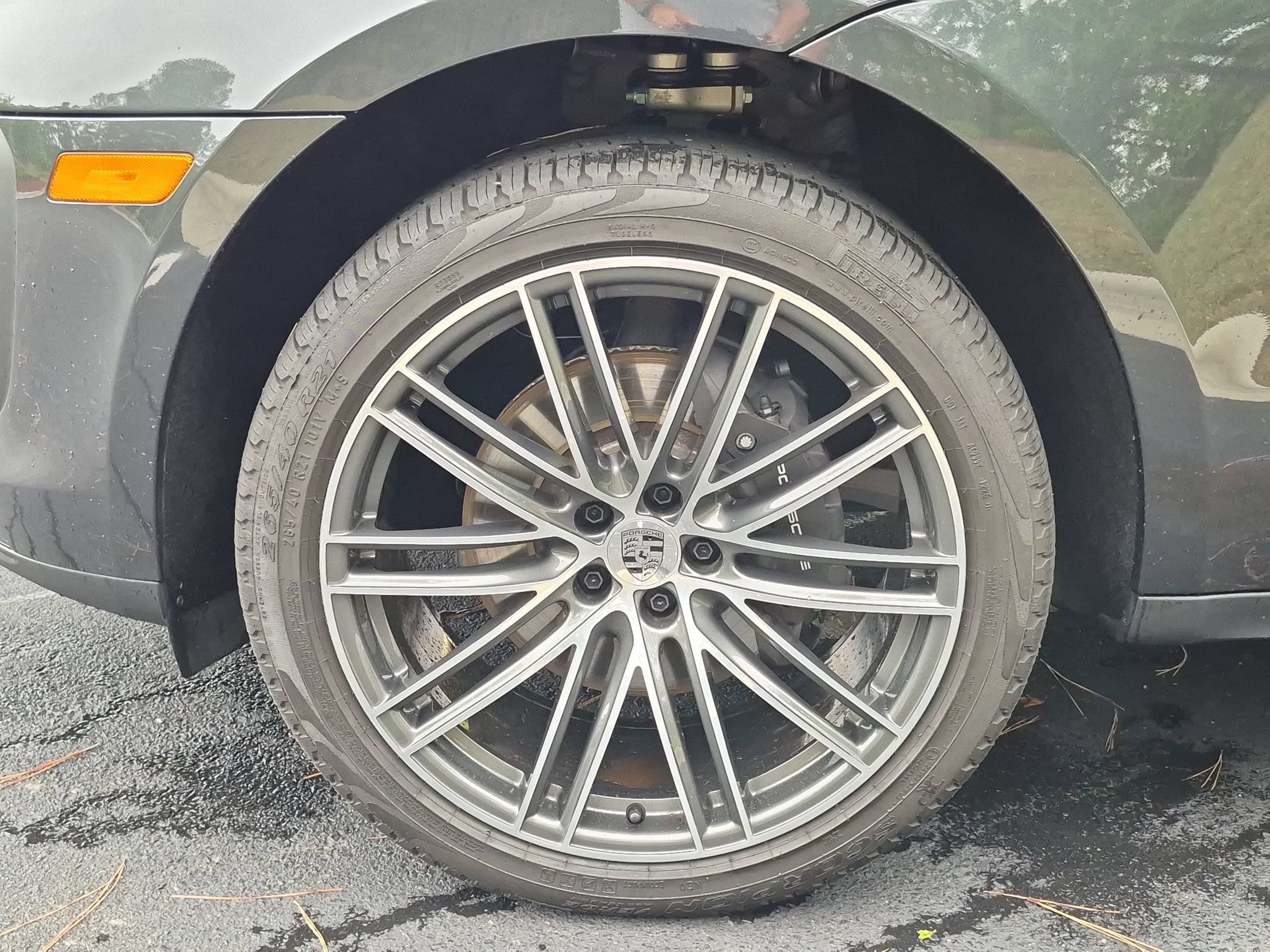 Certified 2025 Porsche Macan Turbo AWD/4WD image 26