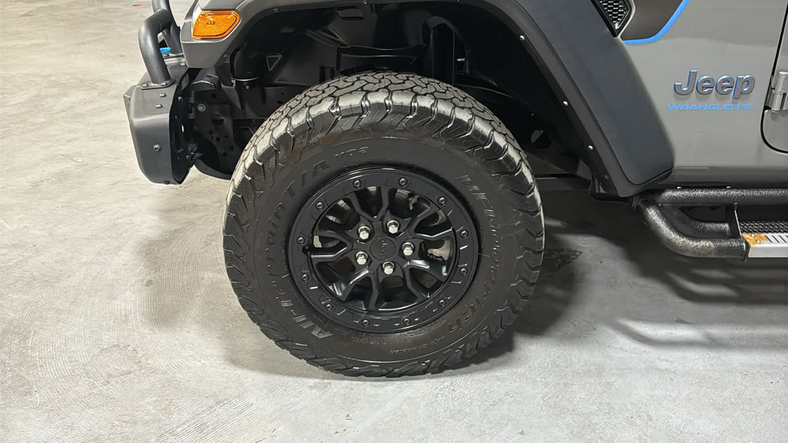 Used 2023 Jeep Wrangler Unlimited Rubicon 4xe AWD/4WD image 8
