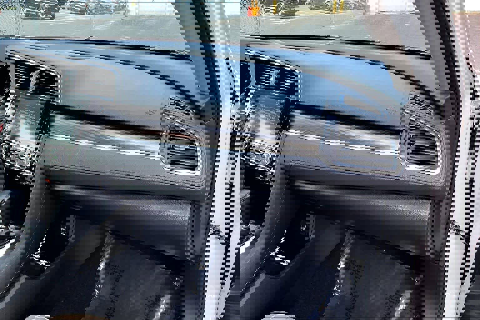 Used 2019 Honda Civic Touring image 17