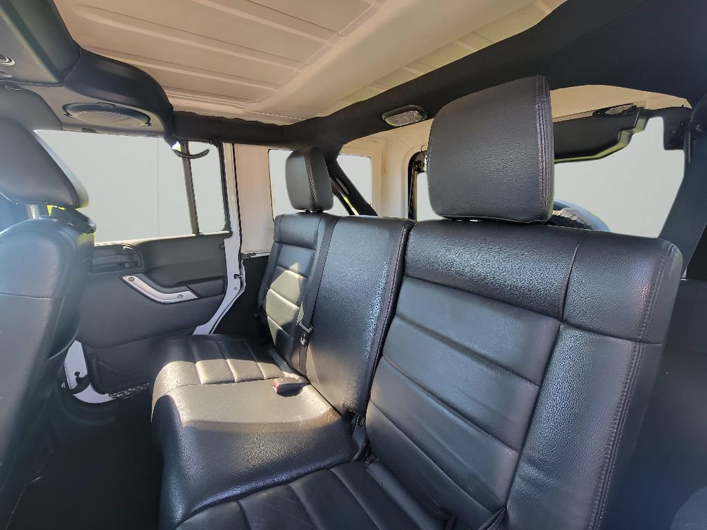 Used 2012 Jeep Wrangler Unlimited Sahara w/ Dual Top Group AWD/4WD image 18