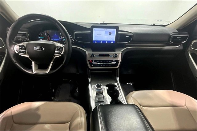 Used 2021 Ford Explorer XLT w/ Equipment Group 202A image 7