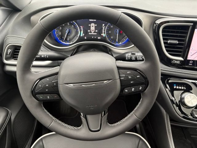 New 2027 Chrysler Pacifica Limited FWD image 24