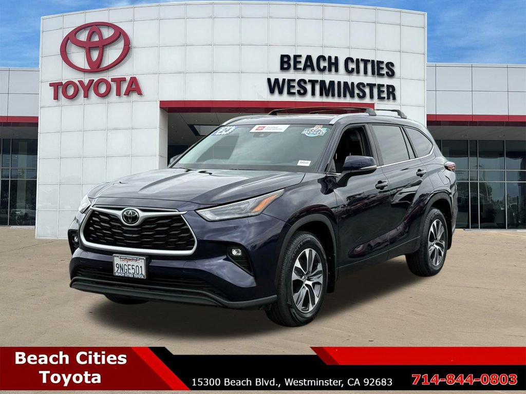 Certified 2024 Toyota Highlander XLE FWD image 6