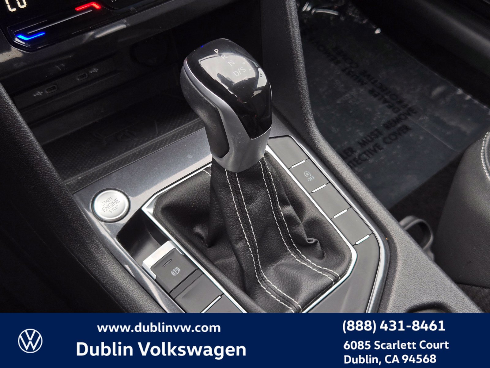 Certified 2023 Volkswagen Tiguan SE w/ Panoramic Sunroof Package FWD image 19