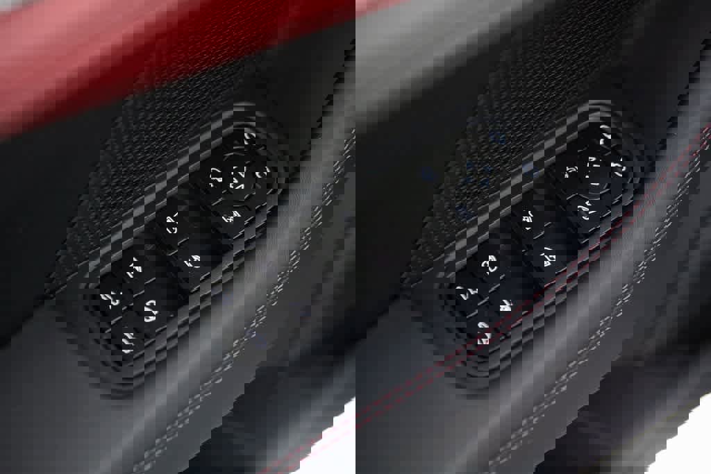 New 2025 Porsche Panamera 4 image 18