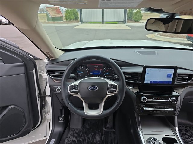 Used 2022 Ford Explorer Limited w/ Equipment Group 301A image 13