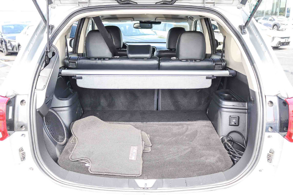 Used 2018 Mitsubishi Outlander GT AWD/4WD image 29